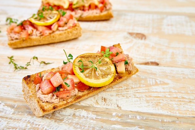 Quick Smoked Salmon Tart